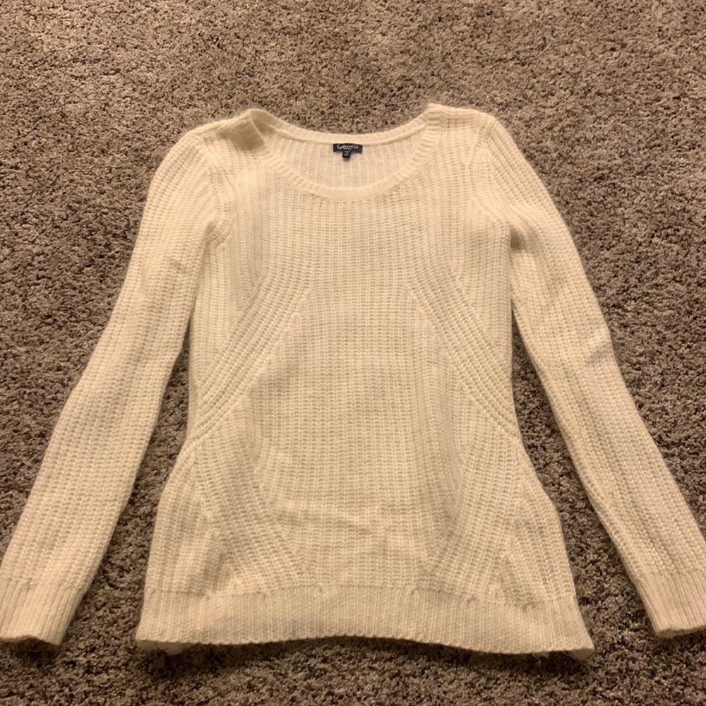 SPLENDID White angora wool small fluffy sweater
